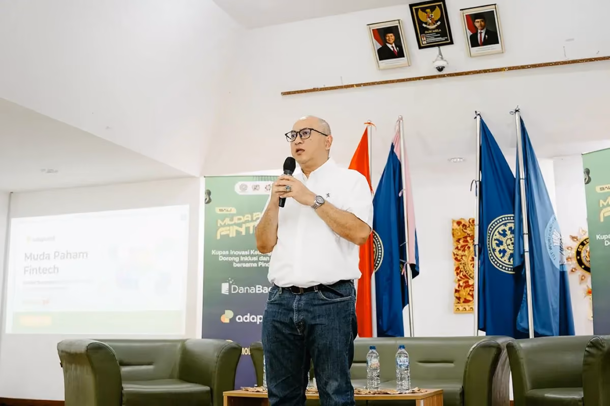 Masih Maraknya Pinjol Ilegal, Adapundi Berikan Literasi dan Inklusi Keuangan pada Mahasiswa dan UMKM di Bali