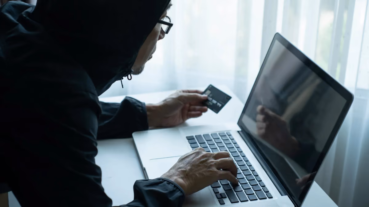 Bahaya Pinjol Ilegal: Dampak Serius bagi Keuangan dan Keamanan Data