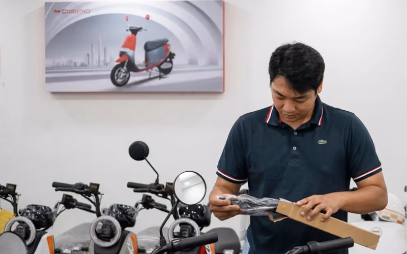 Lawrence, Usaha Otomotif