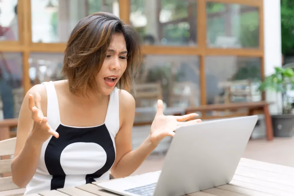Mitos Atau Fakta Pinjol Sebar Data, Cari Tahu di Sini!