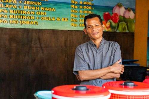 Pratinjau untuk Cara Adi Menjaga Operasional Usaha Es Tetap Lancar dengan Adapundi