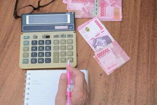 Pratinjau untuk Rasio Utang terhadap Pendapatan (Debt to Income Ratio): Pengertian, Cara Menghitung, dan Cara Mengelolanya